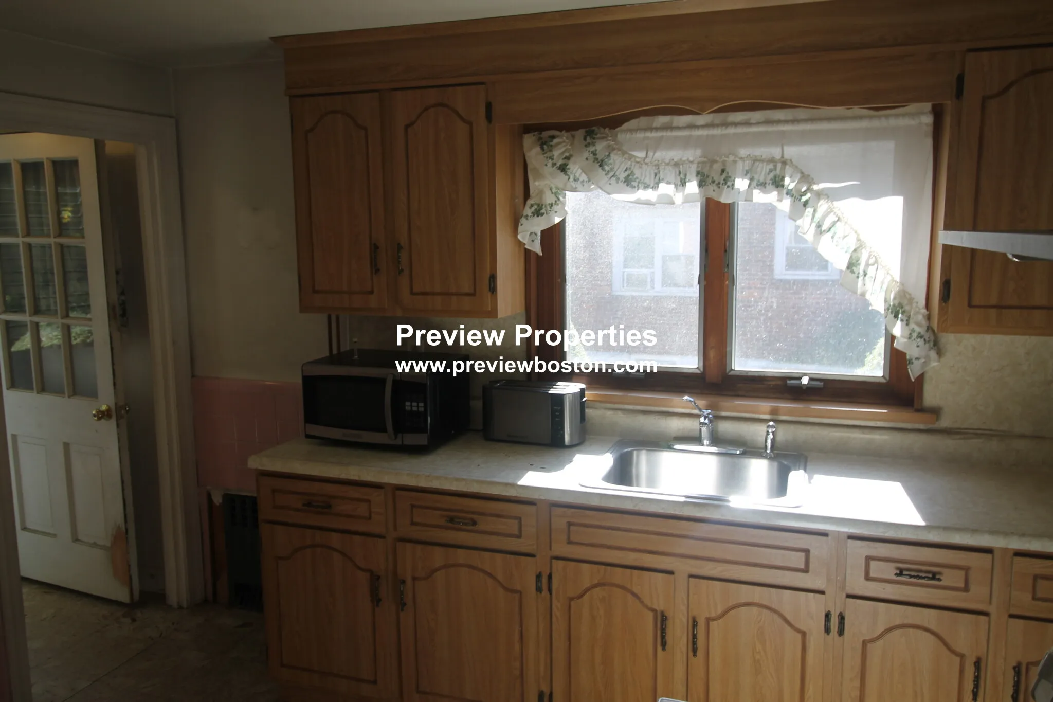 2 bed, 1 bath apartment for rent at 14 Caltha Rd Unit 1P, Oak Square — photo 21 of 33