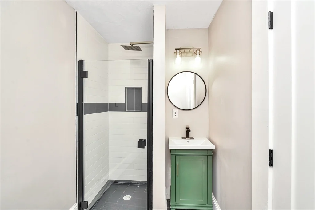 1 bed, 1 bath apartment for rent at 14 Carson St Unit 1, Dorchester — photo 4 of 8