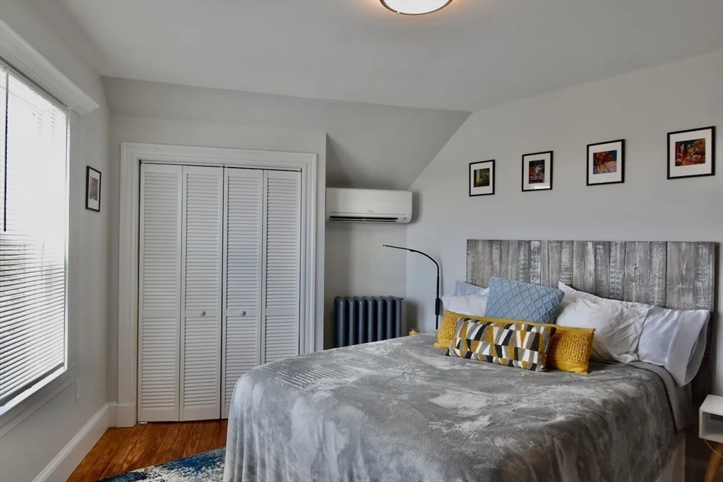 4 bed, 2 bath apartment for rent at 14 Castle Rock St Unit 14, Dorchester — photo 27 of 33