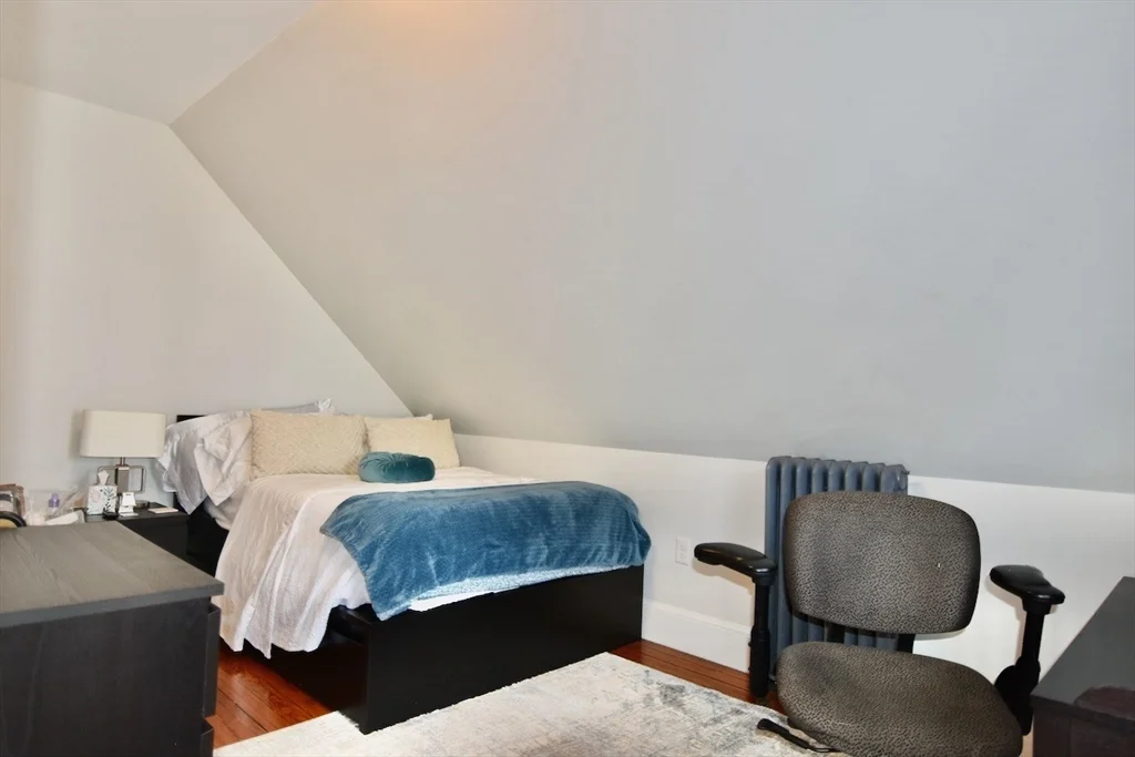 4 bed, 2 bath apartment for rent at 14 Castle Rock St Unit 14, Dorchester — photo 23 of 33