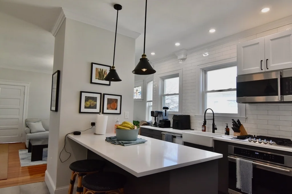 4 bed, 2 bath apartment for rent at 14 Castle Rock St Unit 14, Dorchester — photo 12 of 33