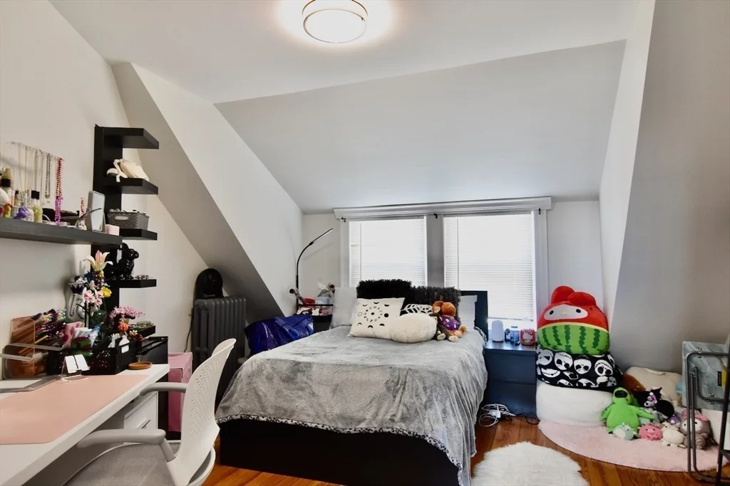 4 bed, 2 bath apartment for rent at 14 Castle Rock St Unit 14, Dorchester — photo 25 of 33