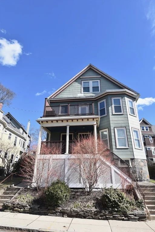 4 bed, 2 bath apartment for rent at 14 Castle Rock St Unit 14, Dorchester — photo 4 of 33