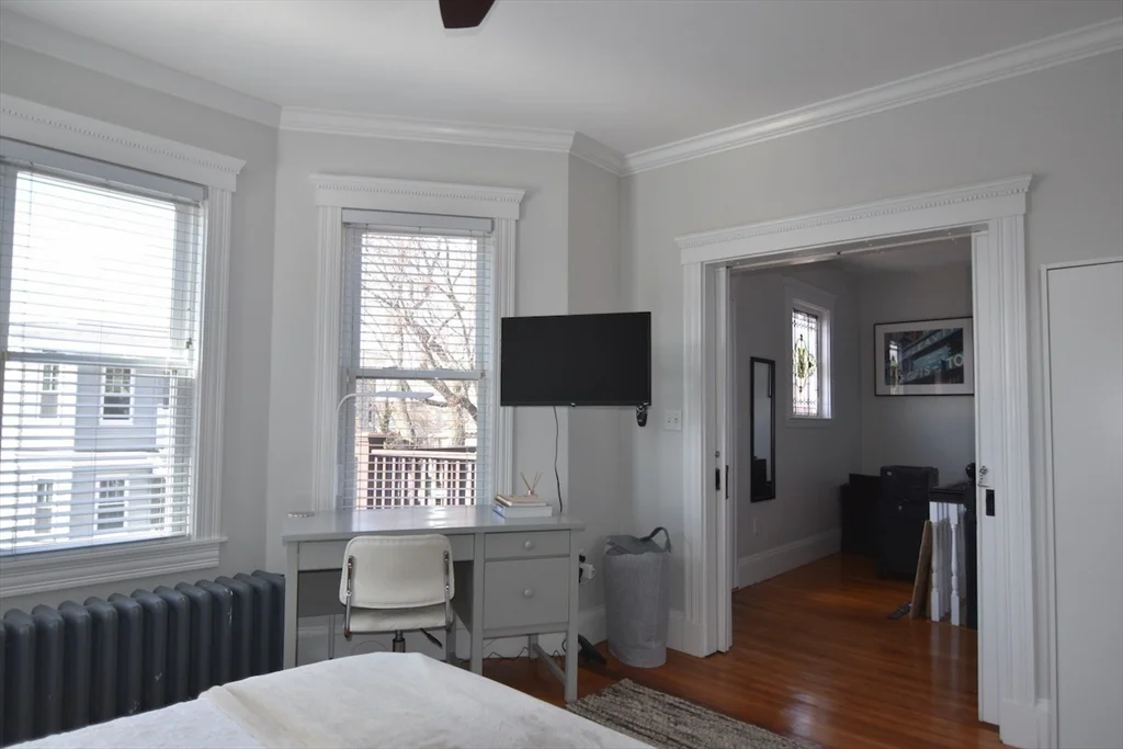 4 bed, 2 bath apartment for rent at 14 Castle Rock St Unit 14, Dorchester — photo 21 of 33