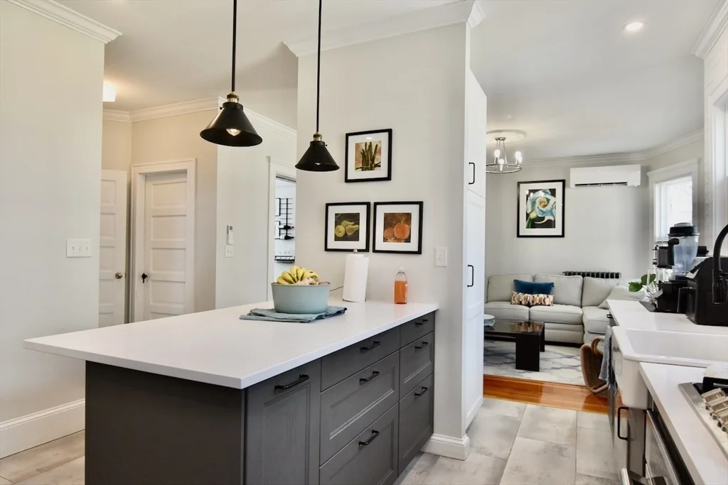 4 bed, 2 bath apartment for rent at 14 Castle Rock St Unit 14, Dorchester — photo 13 of 33
