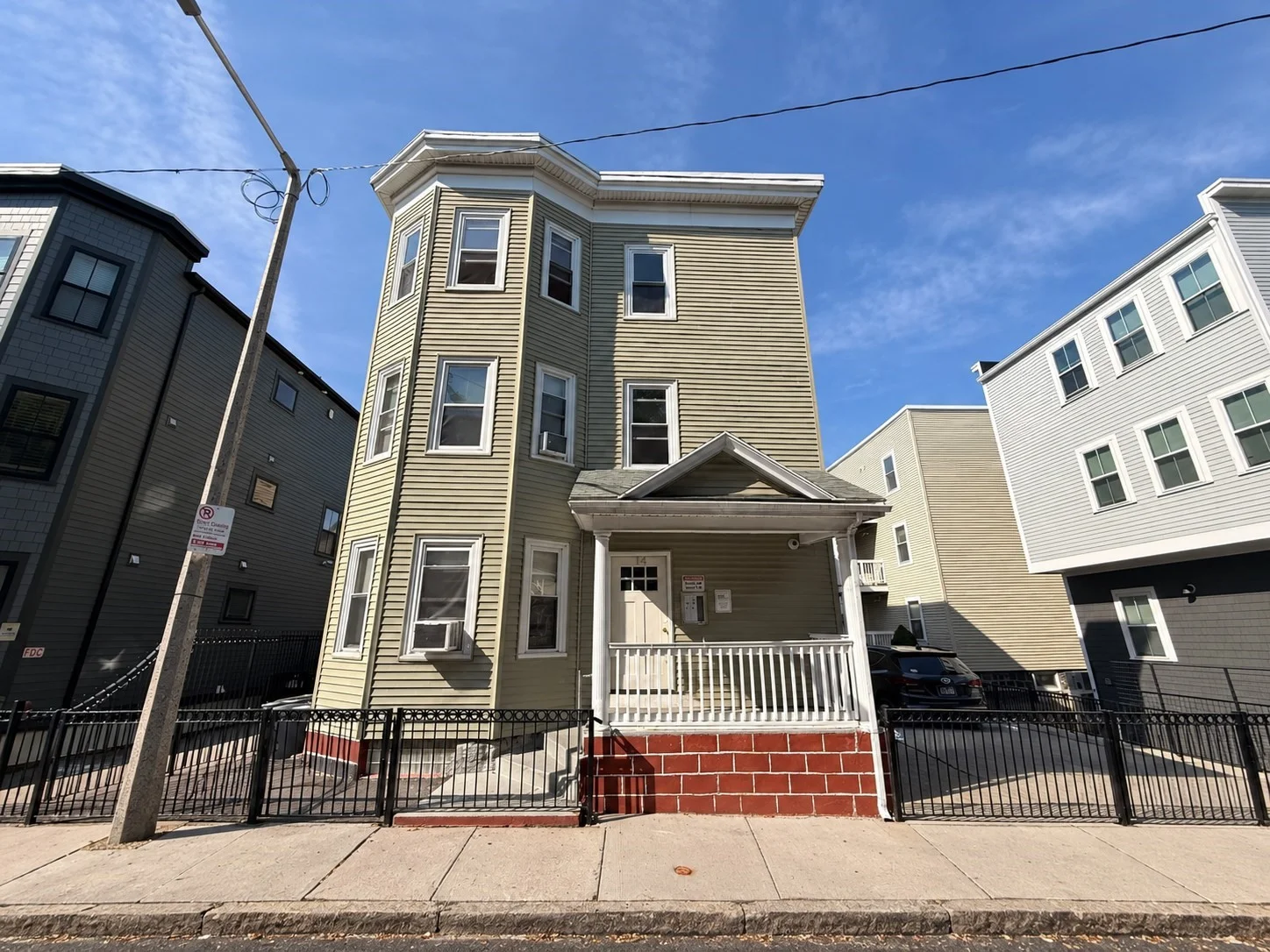 3 bed, 1 bath apartment for rent at 14 Cawfield St Unit 3, Dorchester — photo 1 of 16