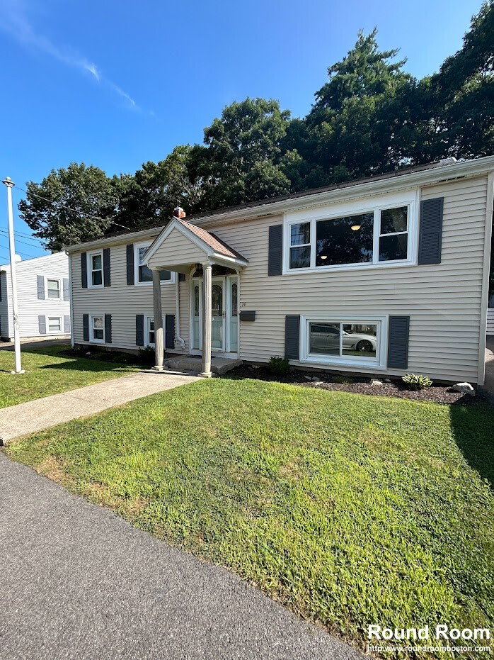 4 bed, 2 bath apartment for rent at 14 Cedarcrest Rd Unit 1, West Roxbury — photo 18 of 22