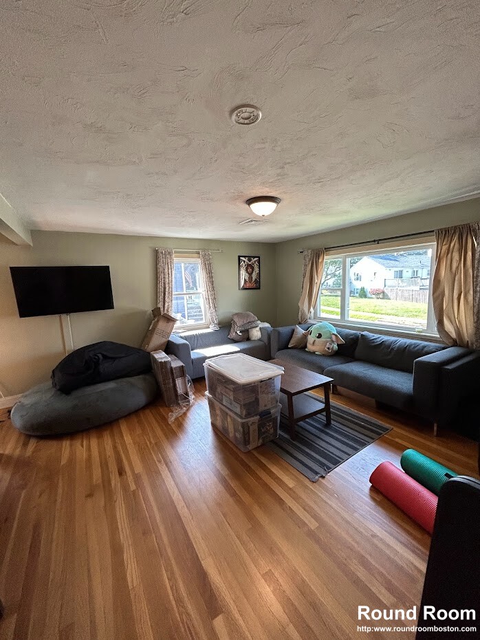 4 bed, 2 bath apartment for rent at 14 Cedarcrest Rd Unit 1, West Roxbury — photo 14 of 22