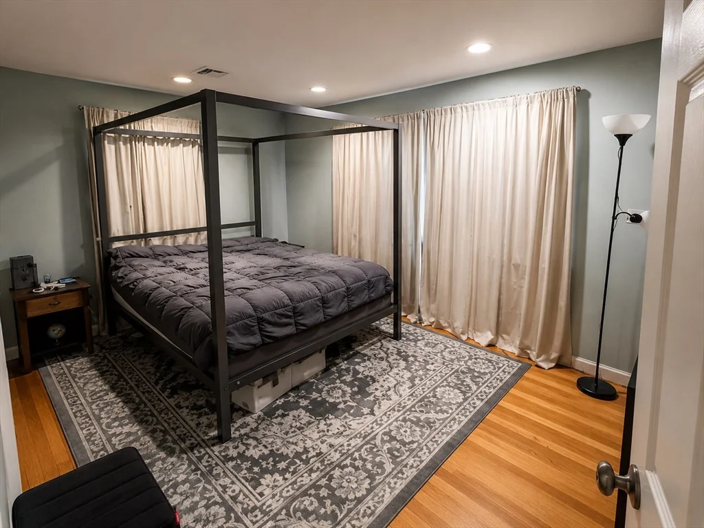 4 bed, 2 bath apartment for rent at 14 Cedarcrest, West Roxbury — photo 9 of 14