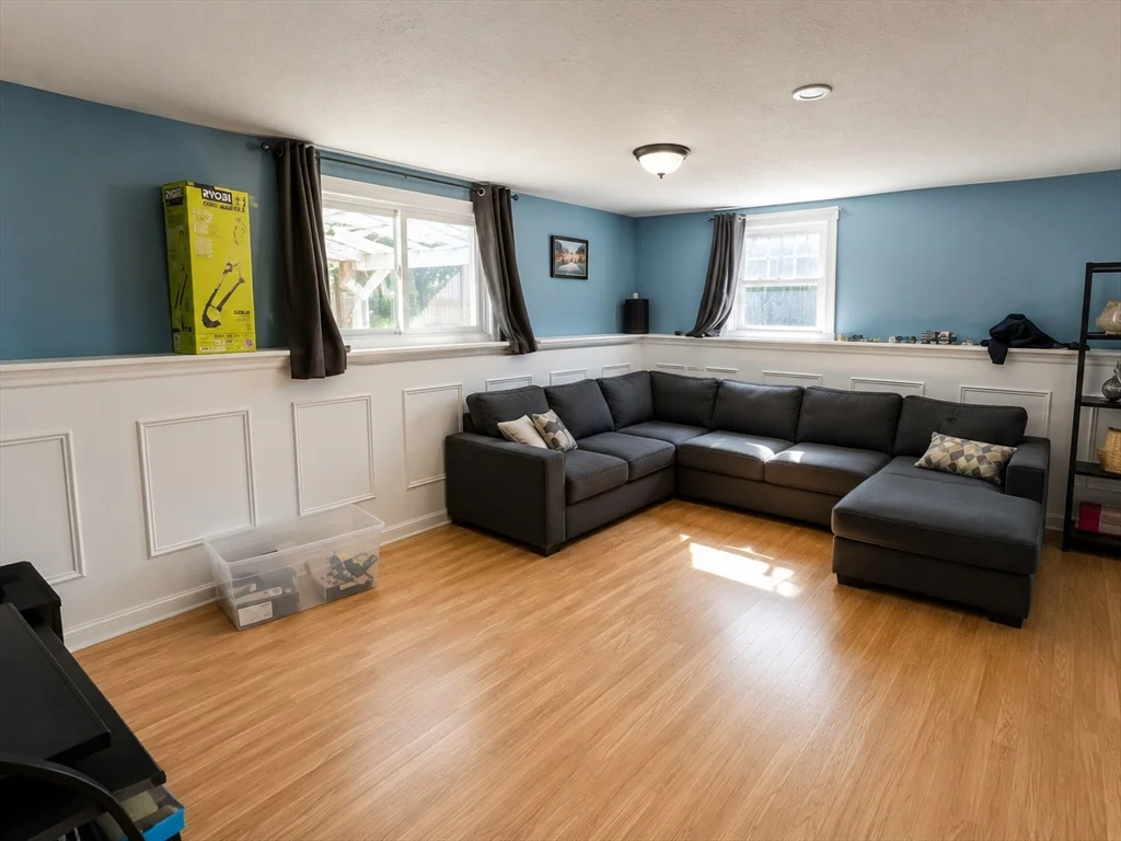 4 bed, 2 bath apartment for rent at 14 Cedarcrest, West Roxbury — photo 13 of 14
