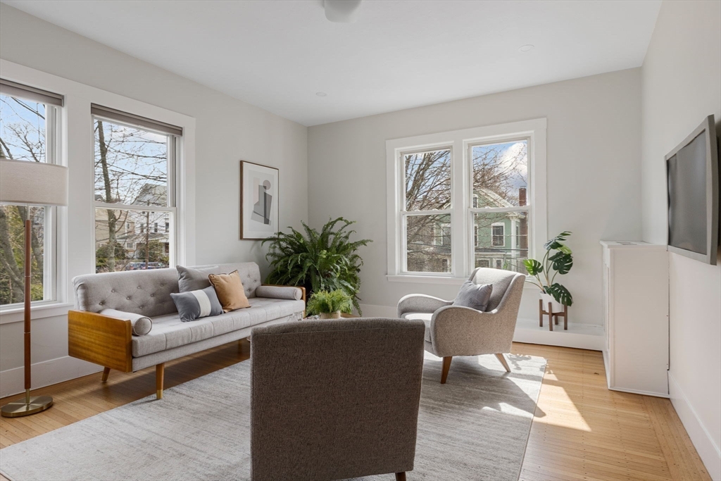 5 bed, 1 bath apartment for rent at 14 Center St Unit 3, Watertown — photo 13 of 18