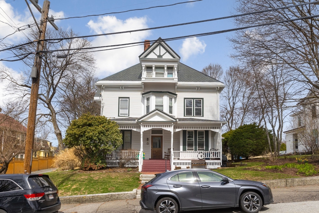 5 bed, 1 bath apartment for rent at 14 Center St Unit 3, Watertown — photo 1 of 18