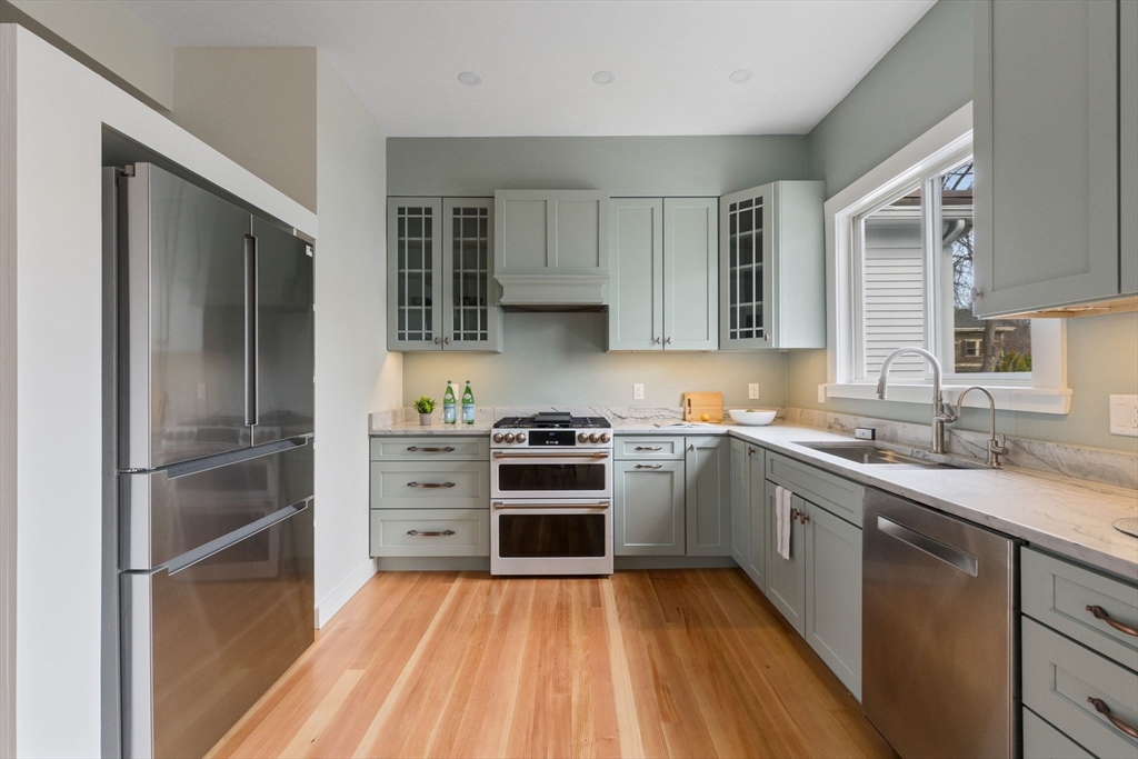 5 bed, 1 bath apartment for rent at 14 Center St Unit 3, Watertown — photo 2 of 18