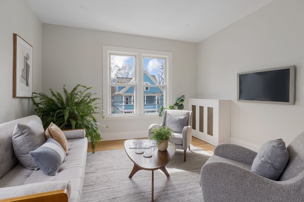 5 bed, 1 bath apartment for rent at 14 Center St Unit 3, Watertown — photo 12 of 18