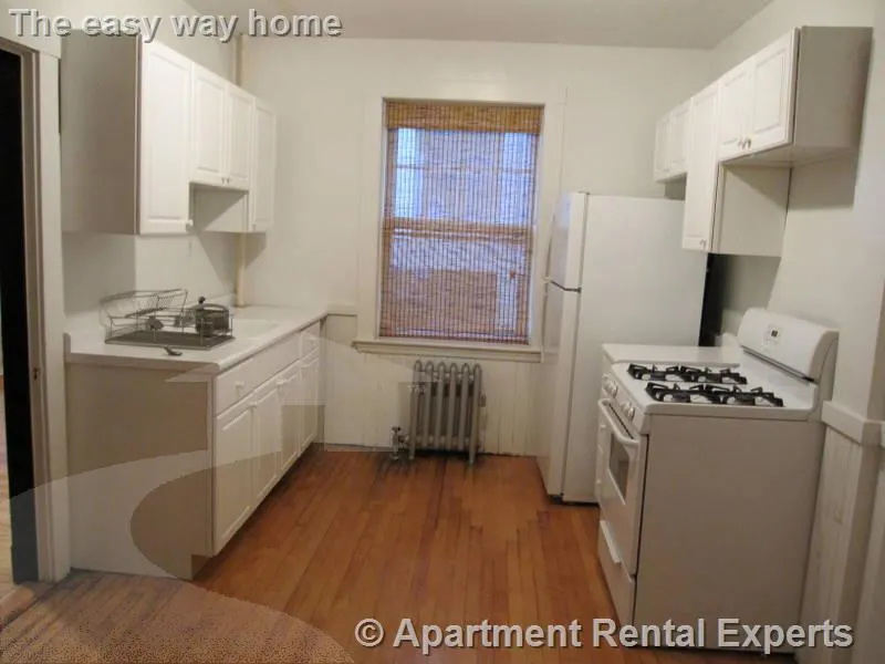 3 bed, 1 bath apartment for rent at 14 Centre St Unit 1, Central Square — photo 5 of 9