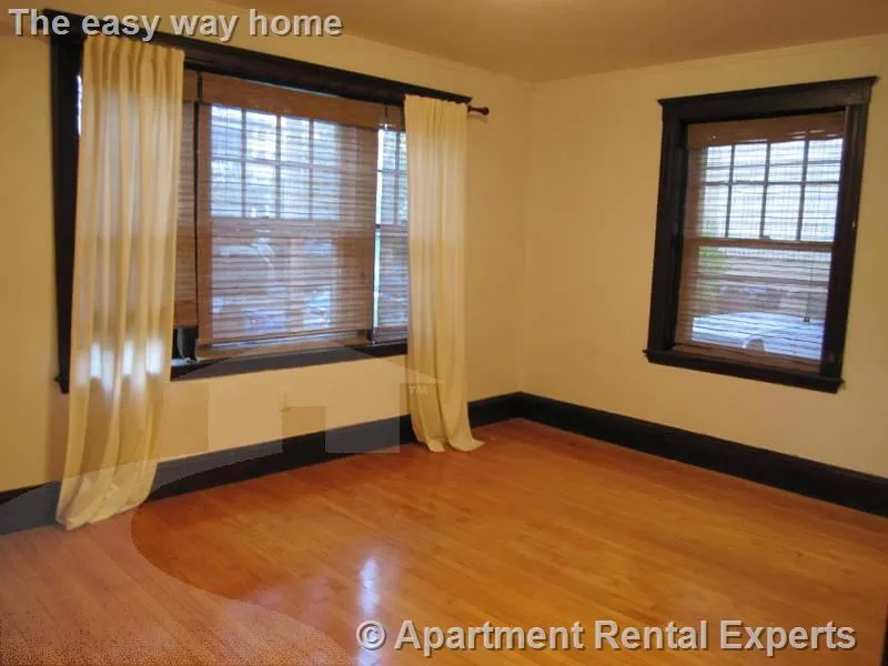3 bed, 1 bath apartment for rent at 14 Centre St Unit 1, Central Square — photo 2 of 9