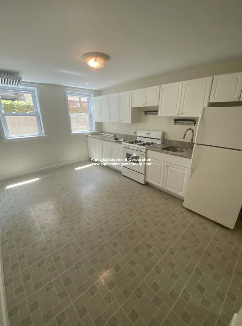 2 bed, 1 bath apartment for rent at 14 Centre St Unit 1, Mid-Cambridge