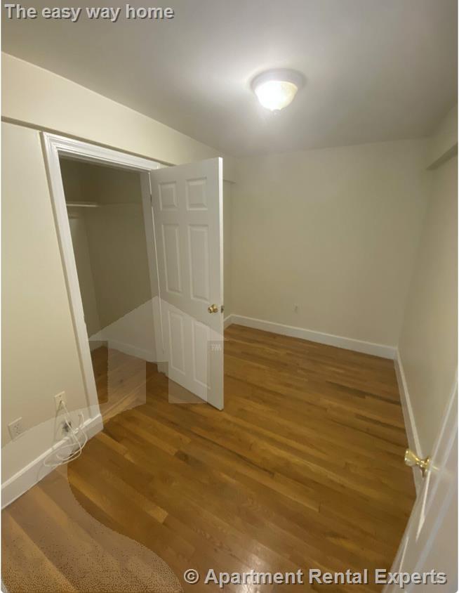 3 bed, 1 bath apartment for rent at 14 Centre St Unit 3, Central Square — photo 3 of 4