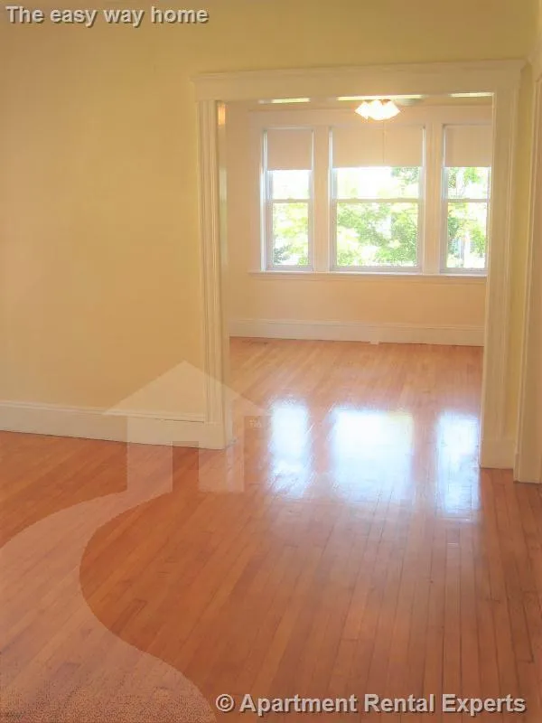 3 bed, 1 bath apartment for rent at 14 Centre St Unit 4, Central Square — photo 2 of 11