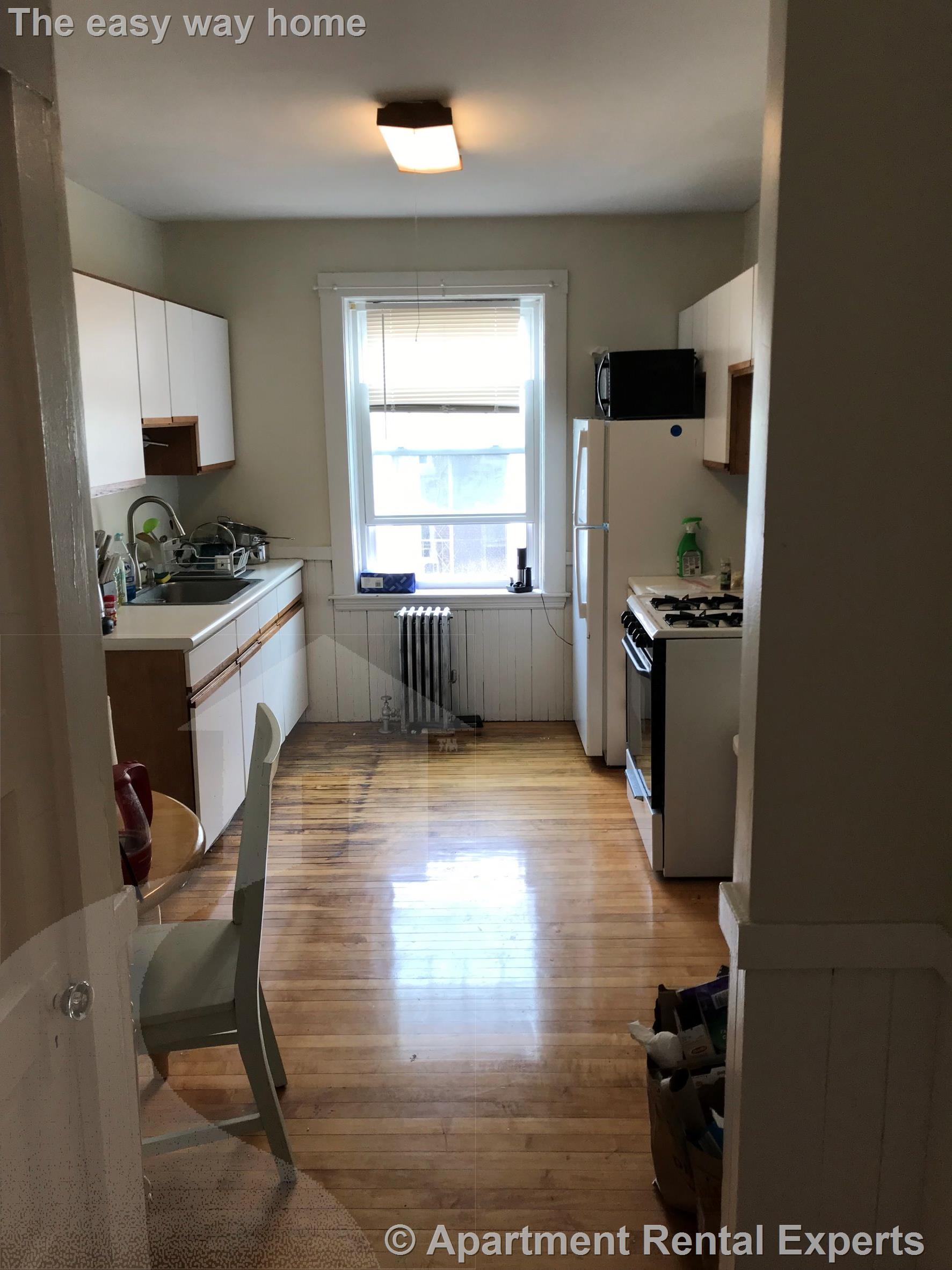 3 bed, 1 bath apartment for rent at 14 Centre St Unit 7, Central Square — photo 6 of 20