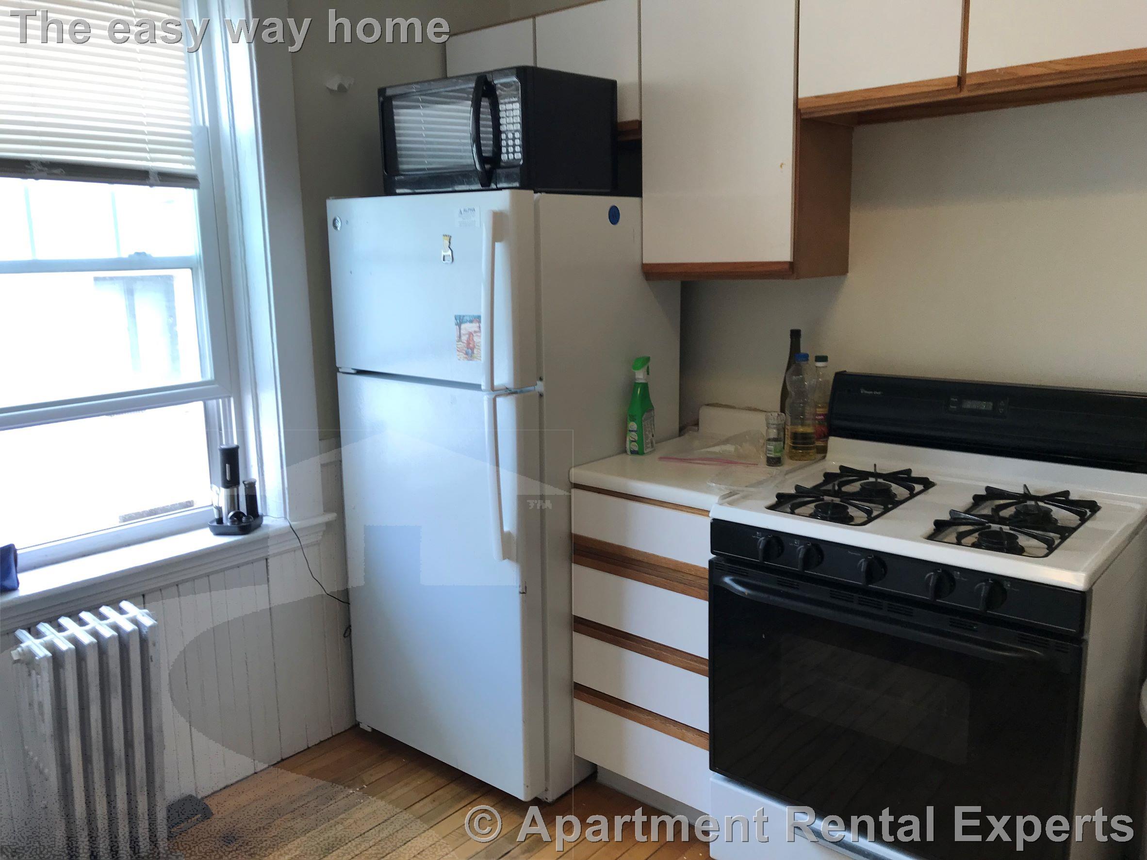 3 bed, 1 bath apartment for rent at 14 Centre St Unit 7, Central Square — photo 10 of 20