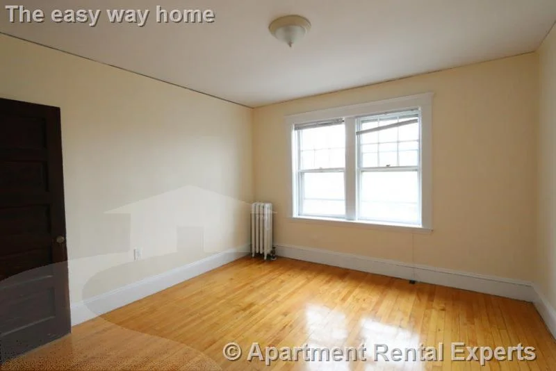 3 bed, 1 bath apartment for rent at 14 Centre St Unit 8, Central Square — photo 8 of 17
