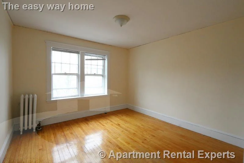 3 bed, 1 bath apartment for rent at 14 Centre St Unit 8, Central Square — photo 6 of 17