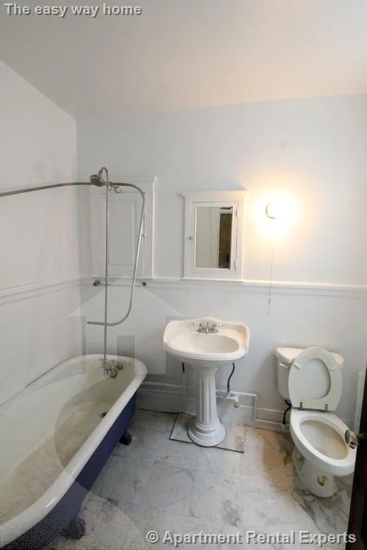 3 bed, 1 bath apartment for rent at 14 Centre St Unit 8, Central Square — photo 12 of 17