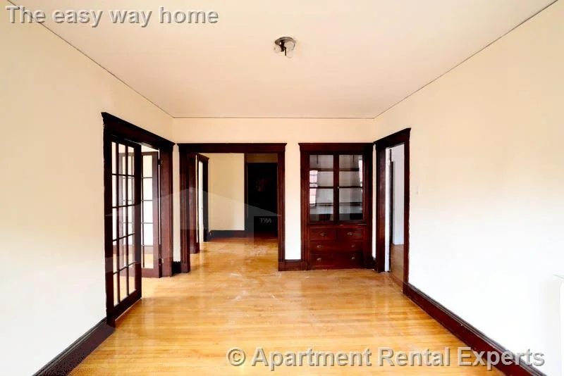 3 bed, 1 bath apartment for rent at 14 Centre St Unit 8, Central Square — photo 4 of 17