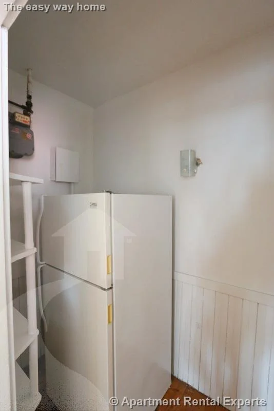 3 bed, 1 bath apartment for rent at 14 Centre St Unit 8, Central Square — photo 11 of 17