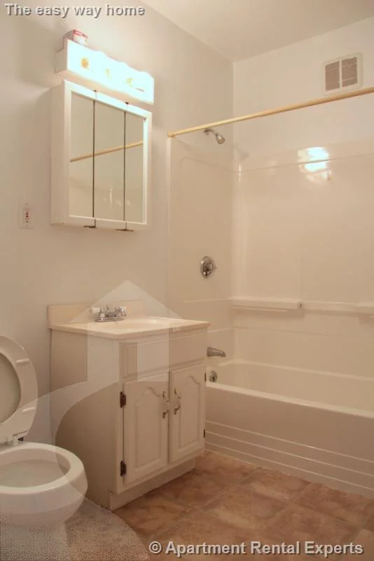 2 bed, 1 bath apartment for rent at 14 Centre St Unit G, Central Square — photo 12 of 16
