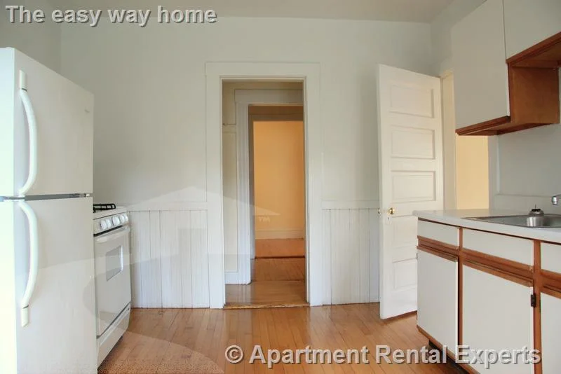 2 bed, 1 bath apartment for rent at 14 Centre St Unit G, Central Square — photo 5 of 16