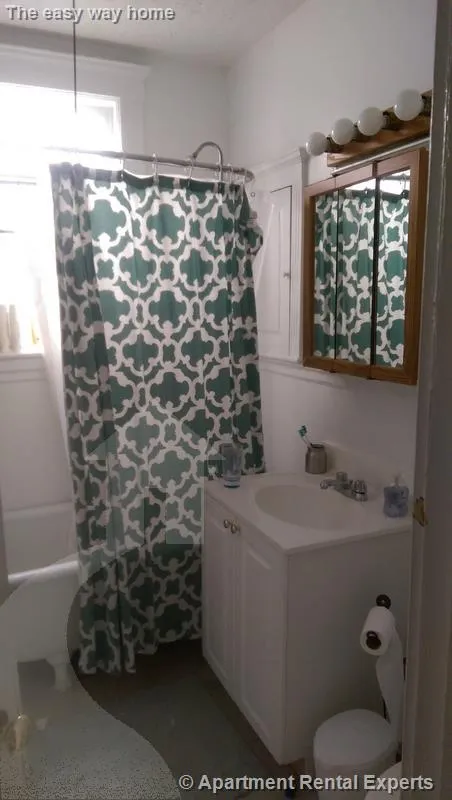 2 bed, 1 bath apartment for rent at 14 Centre St Unit H, Central Square — photo 5 of 12