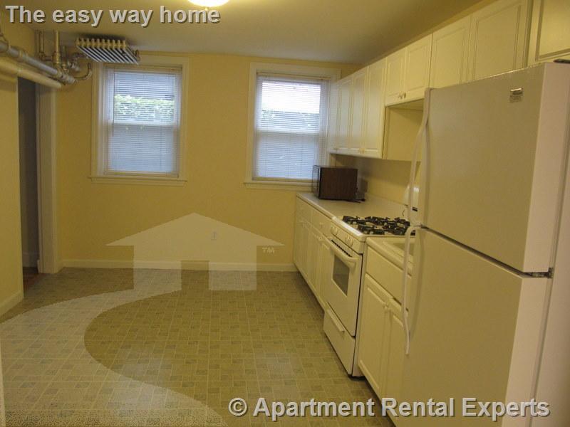 1 bed, 1 bath apartment for rent at 14 Centre St Unit  i, Central Square — photo 5 of 9