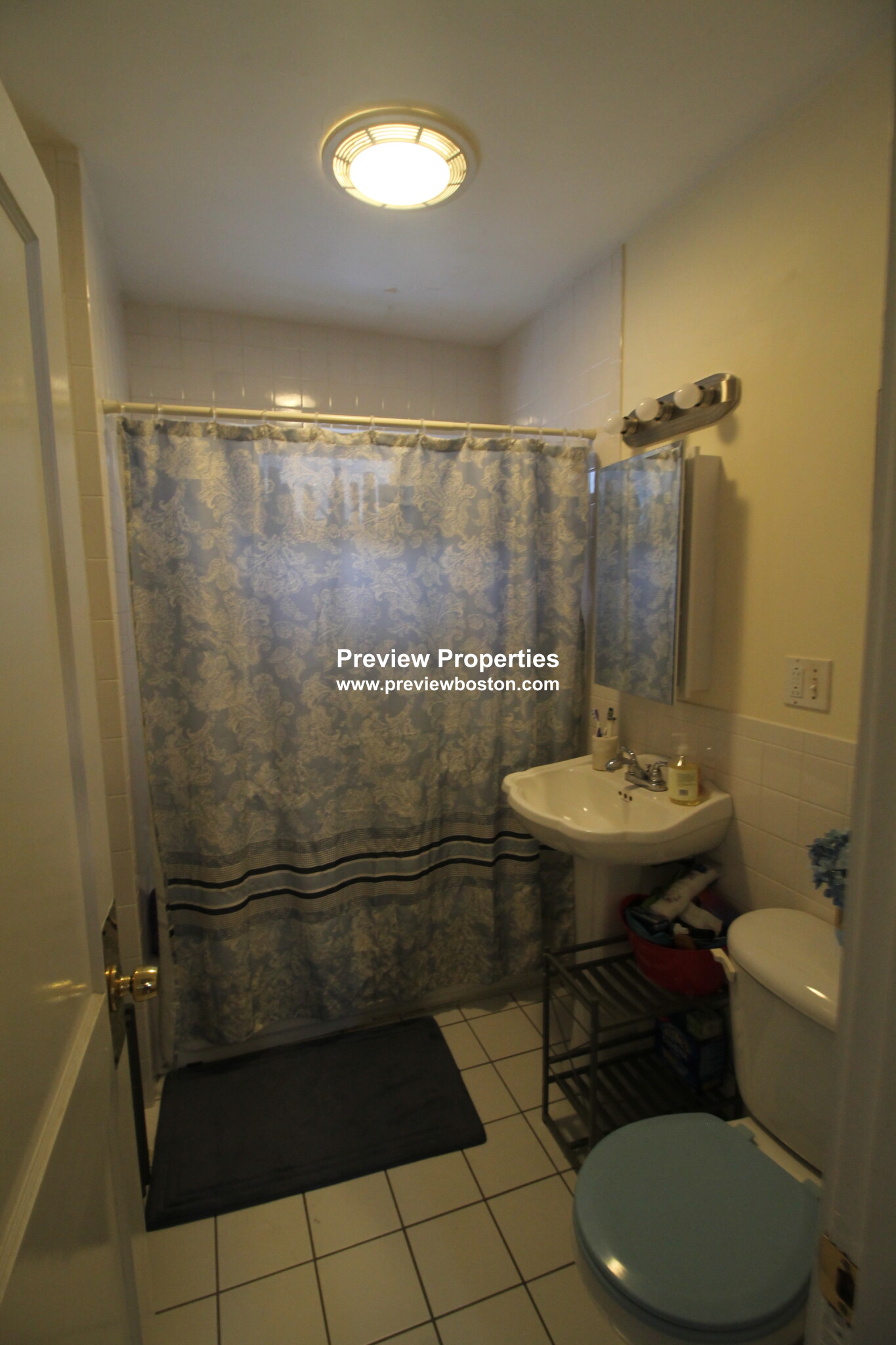 3.5 bed, 1 bath apartment for rent at 14 Champney St Unit 2, Brighton — photo 24 of 29