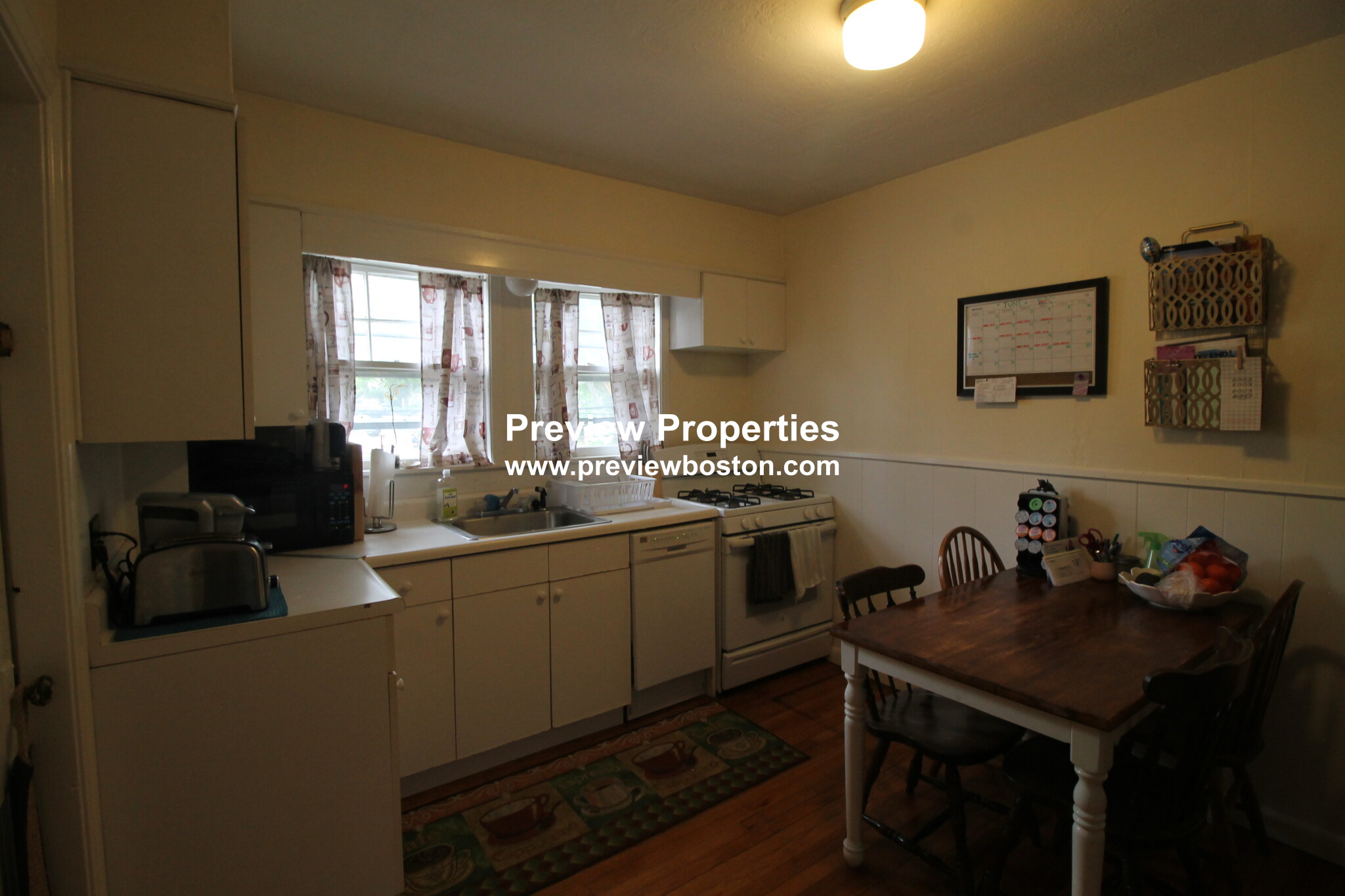3.5 bed, 1 bath apartment for rent at 14 Champney St Unit 2, Brighton — photo 19 of 29