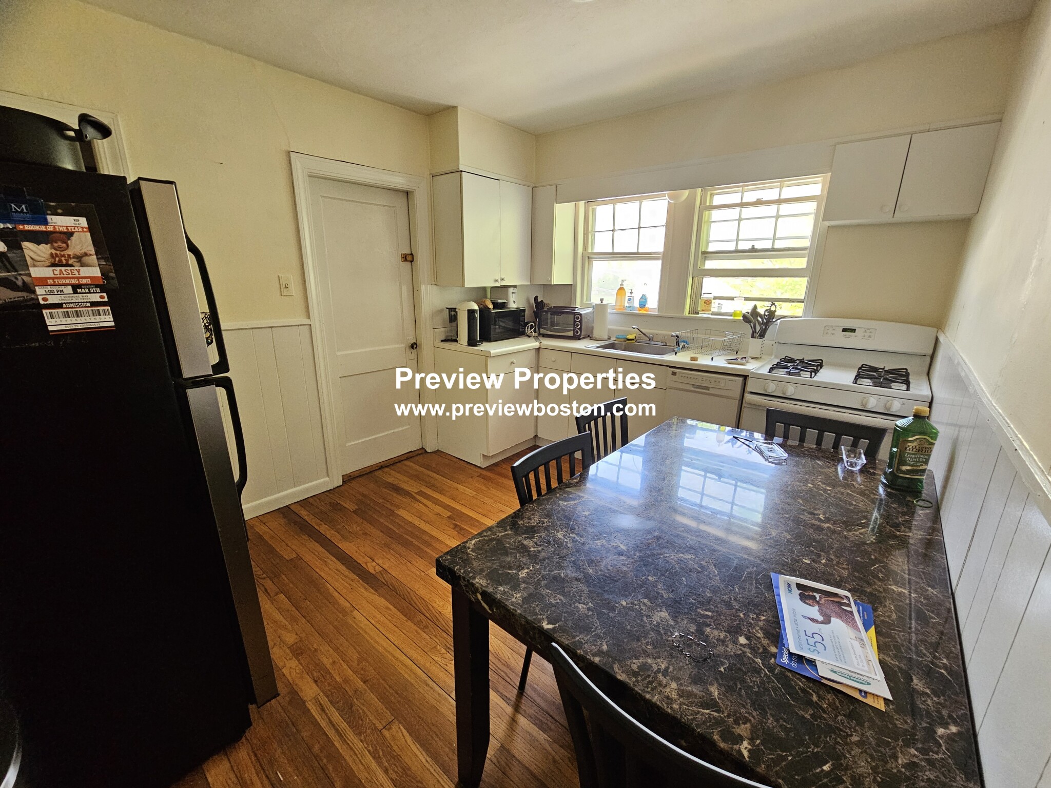 3.5 bed, 1 bath apartment for rent at 14 Champney St Unit 2, Brighton — photo 4 of 29