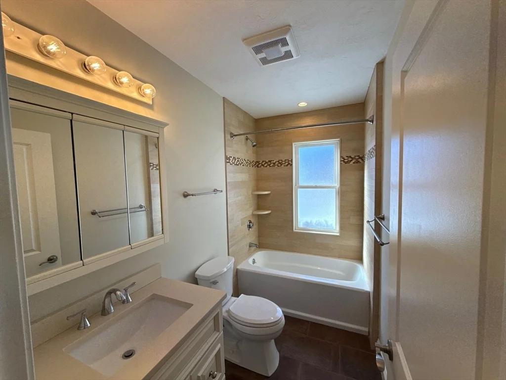 3 bed, 1 bath apartment for rent at 14 Chapel St Unit 1, Norwood — photo 19 of 24