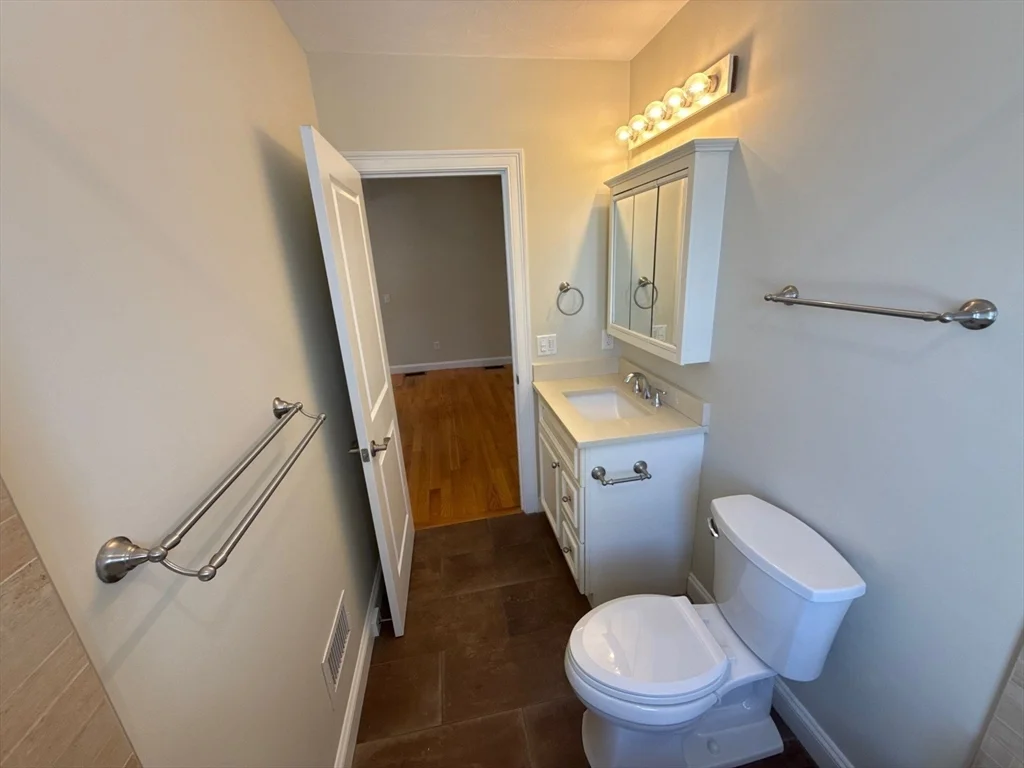 3 bed, 1 bath apartment for rent at 14 Chapel St Unit 1, Norwood — photo 21 of 24