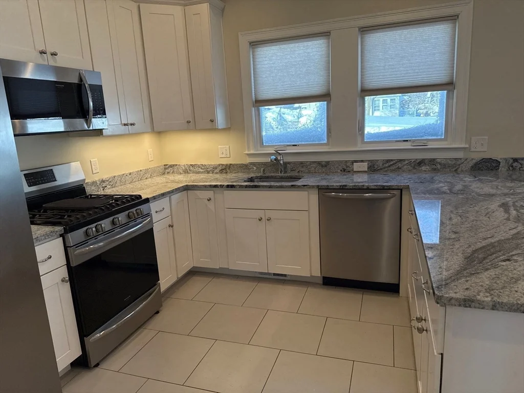3 bed, 1 bath apartment for rent at 14 Chapel St Unit 1, Norwood — photo 7 of 24