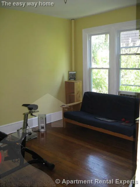 3 bed, 1 bath apartment for rent at 14 Cherry St, Porter Square — photo 9 of 9