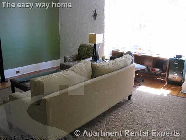 3 bed, 1 bath apartment for rent at 14 Cherry St, Porter Square — photo 2 of 9