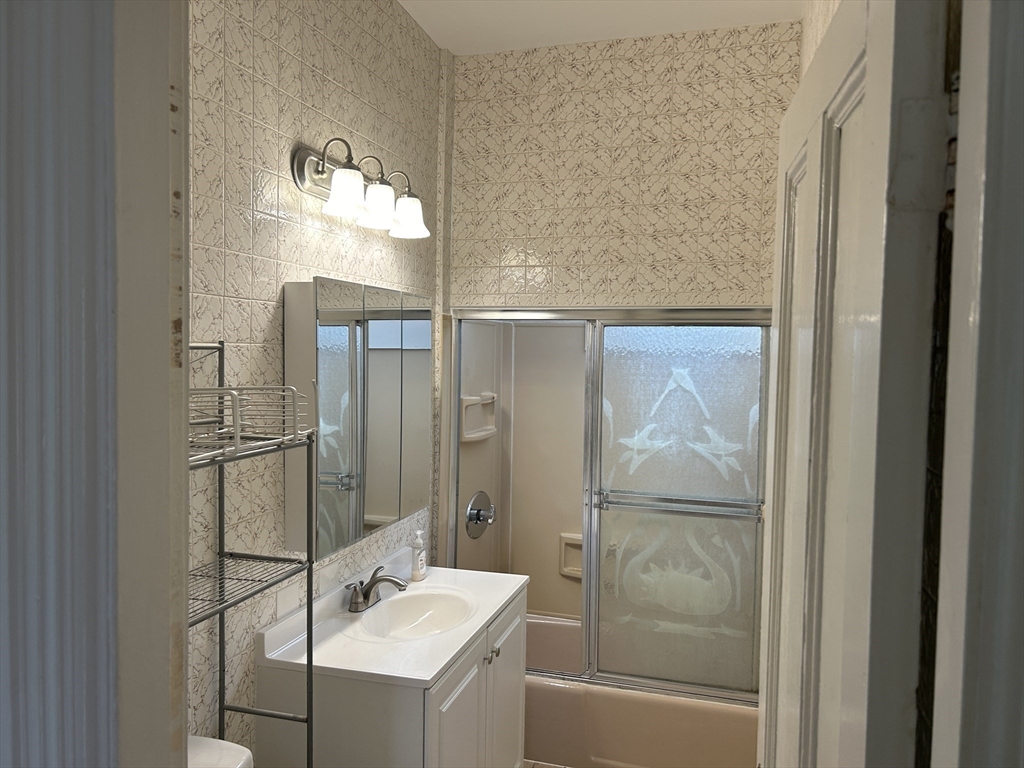 2 bed, 1 bath apartment for rent at 14 Cherry Unit 1, Somerville — photo 16 of 17