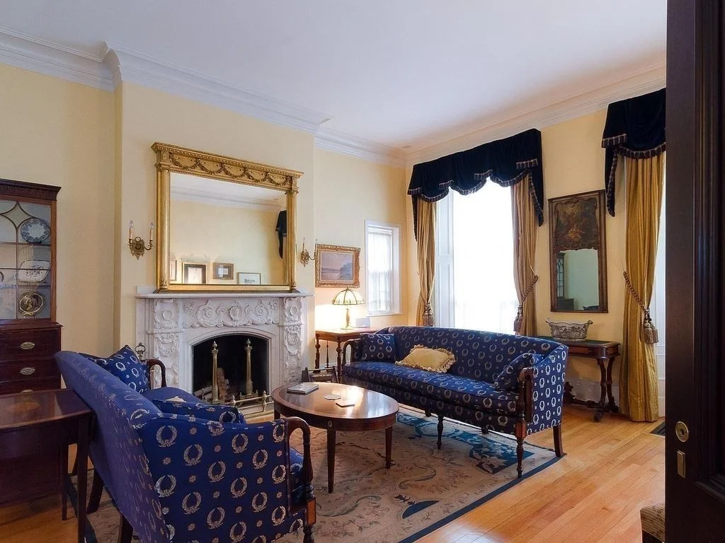 4 bed, 3 bath apartment for rent at 14 Chestnut St Unit 1, Beacon Hill — photo 2 of 15