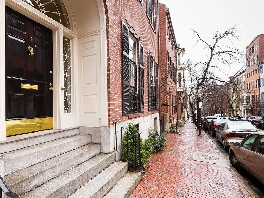4 bed, 3 bath apartment for rent at 14 Chestnut St Unit 1, Beacon Hill — photo 14 of 15