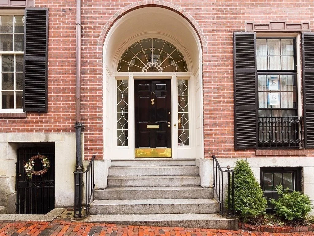 4 bed, 3 bath apartment for rent at 14 Chestnut St Unit 1, Beacon Hill — photo 4 of 15