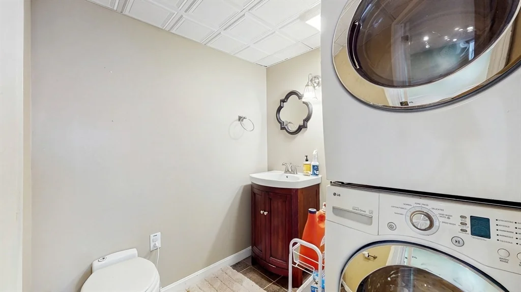 3 bed, 2 bath apartment for rent at 14 Chestnut St Unit 14, Lindenwood — photo 23 of 30