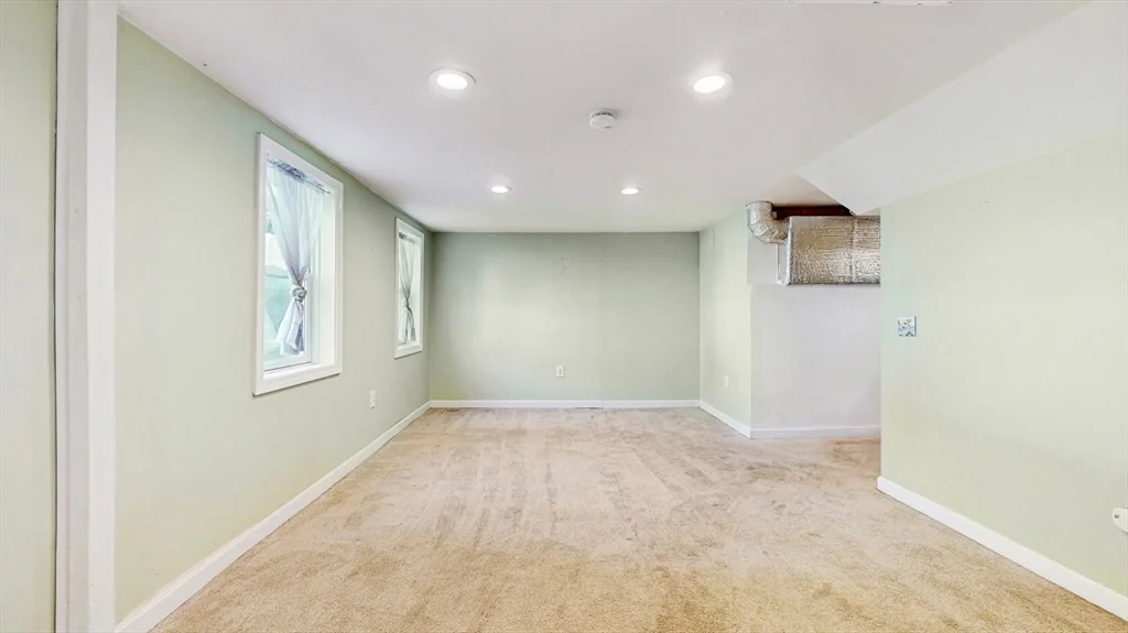 3 bed, 2 bath apartment for rent at 14 Chestnut St Unit 14, Lindenwood — photo 21 of 30
