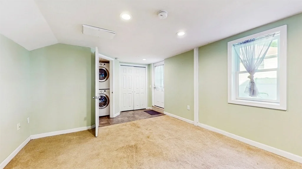 3 bed, 2 bath apartment for rent at 14 Chestnut St Unit 14, Lindenwood — photo 22 of 30