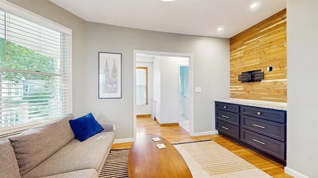 3 bed, 2 bath apartment for rent at 14 Chestnut St Unit 14, Lindenwood — photo 10 of 30
